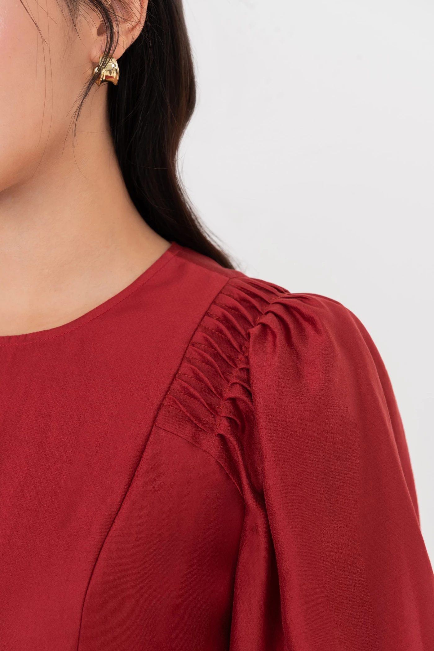 Elegant Silk Blouse - Áo sơ mi tay lỡ