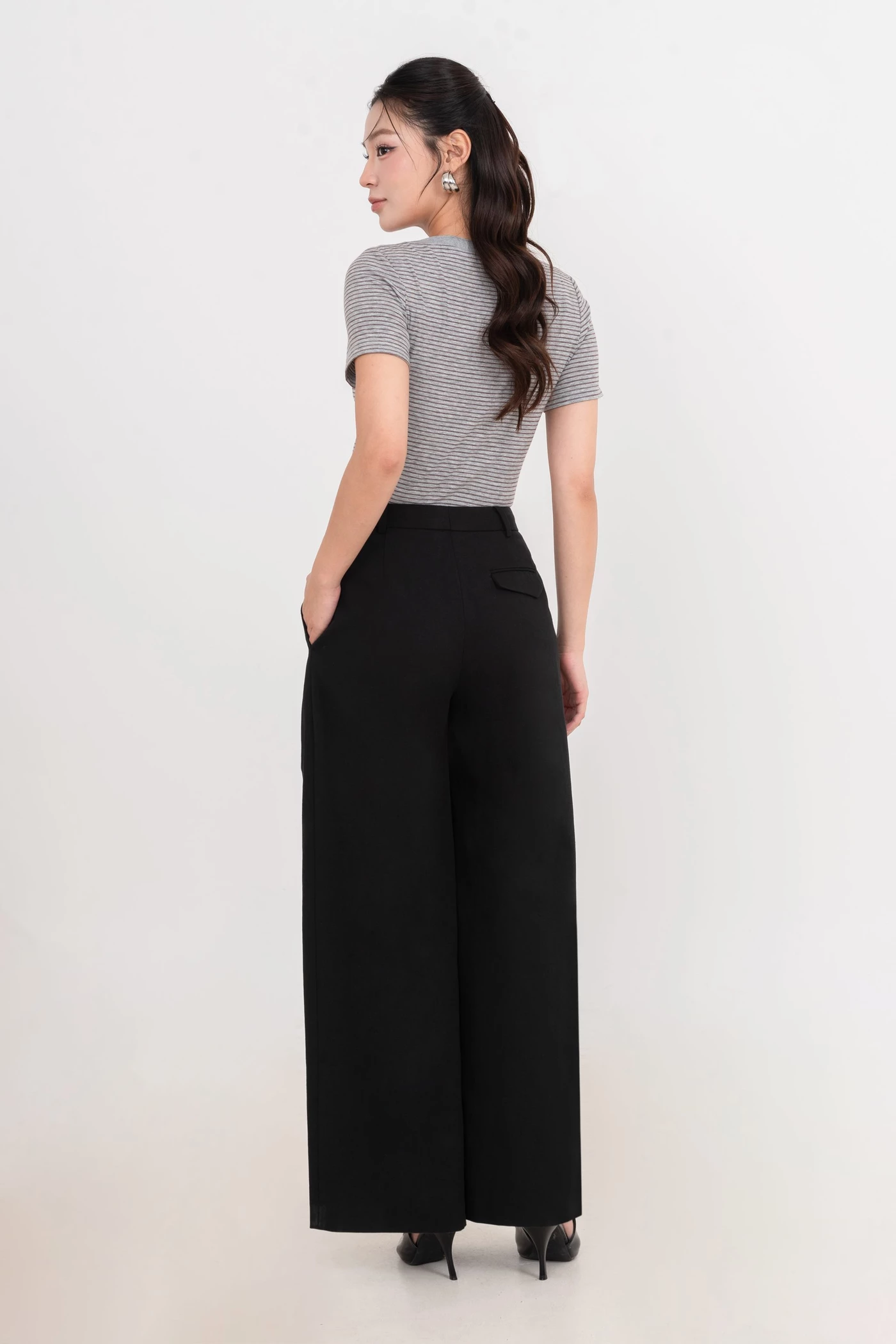 Áo thun kẻ cổ thuyền