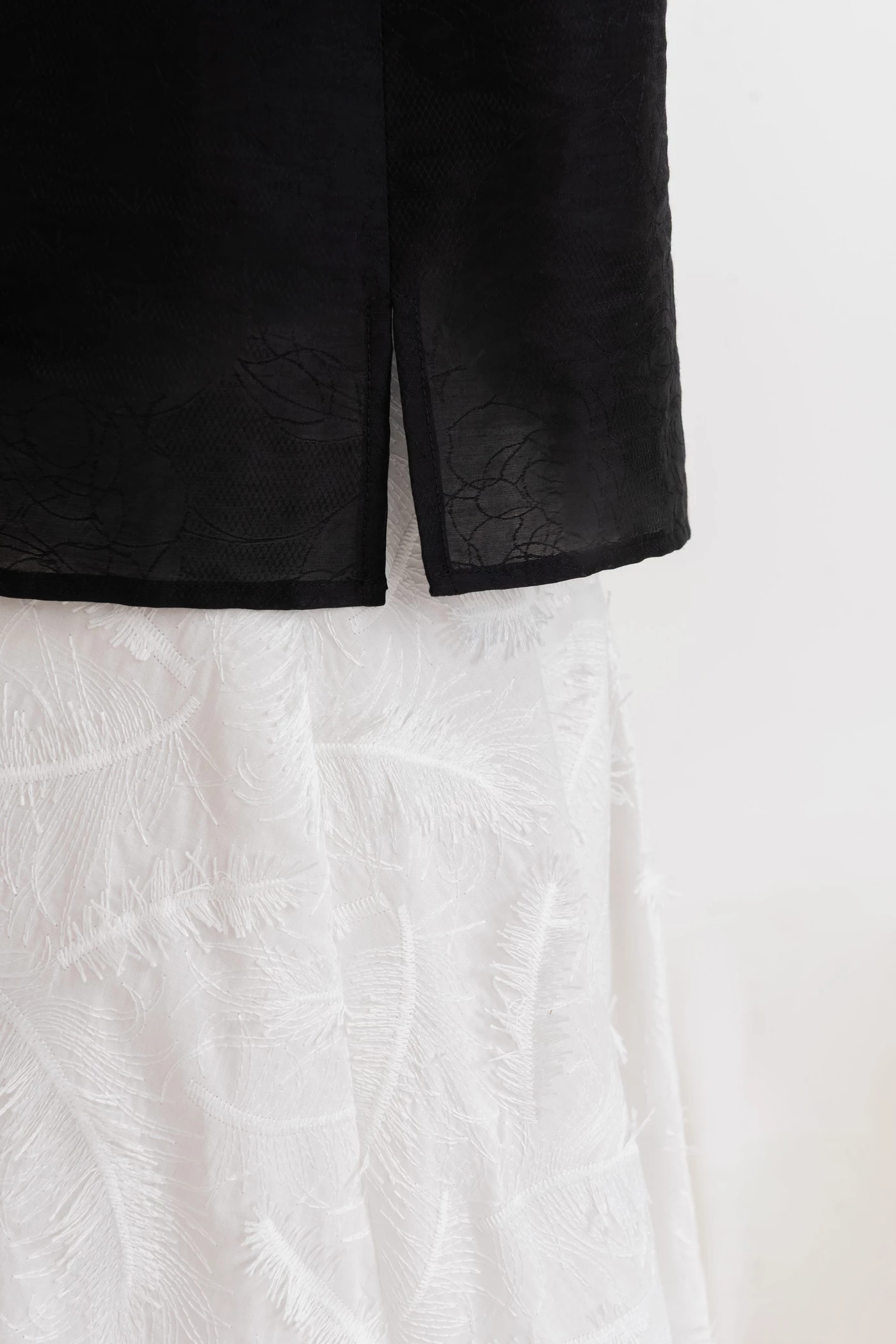 Áo lụa Luna Veil