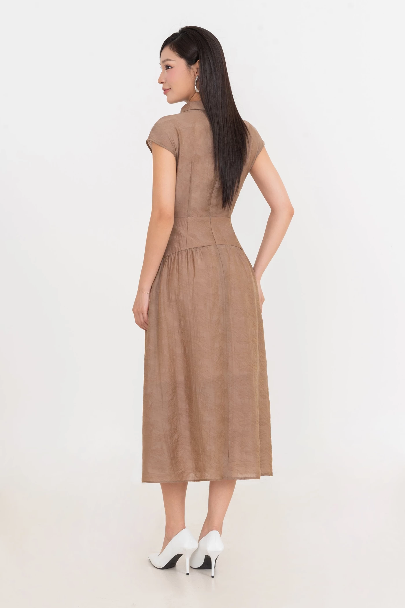 Đầm lụa Latte Elegance