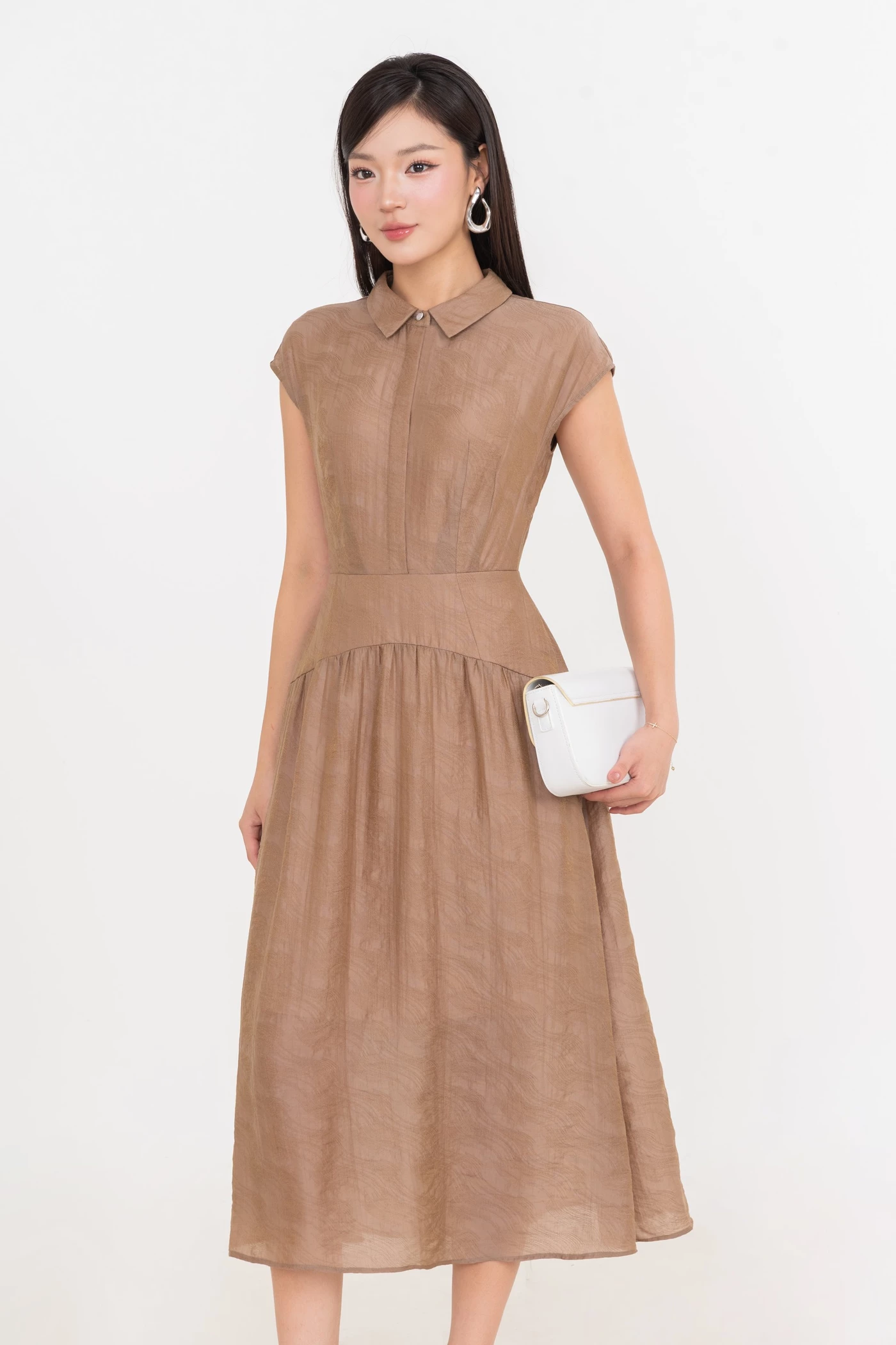 Đầm lụa Latte Elegance