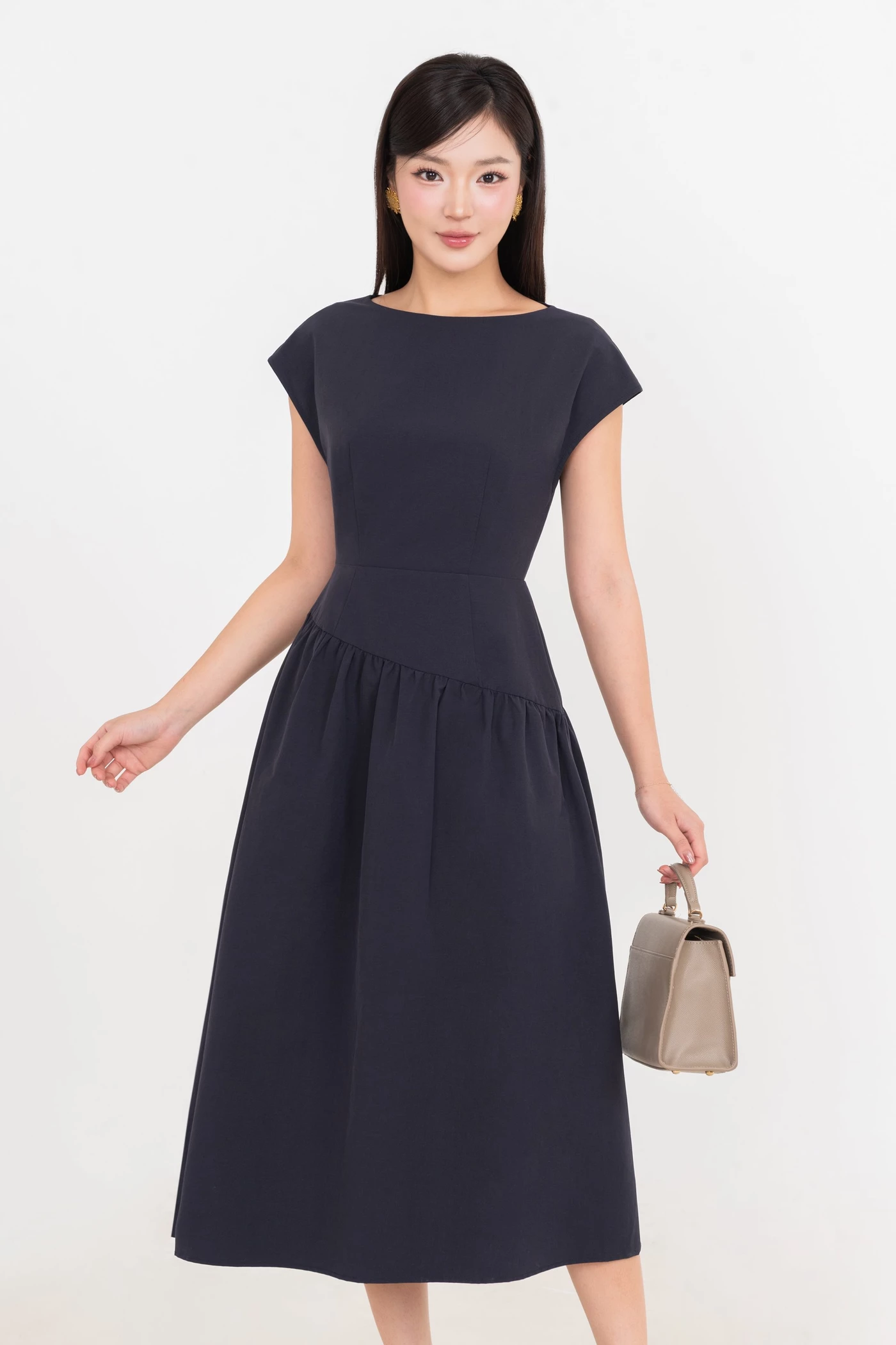Đầm xòe tay hến Elysia