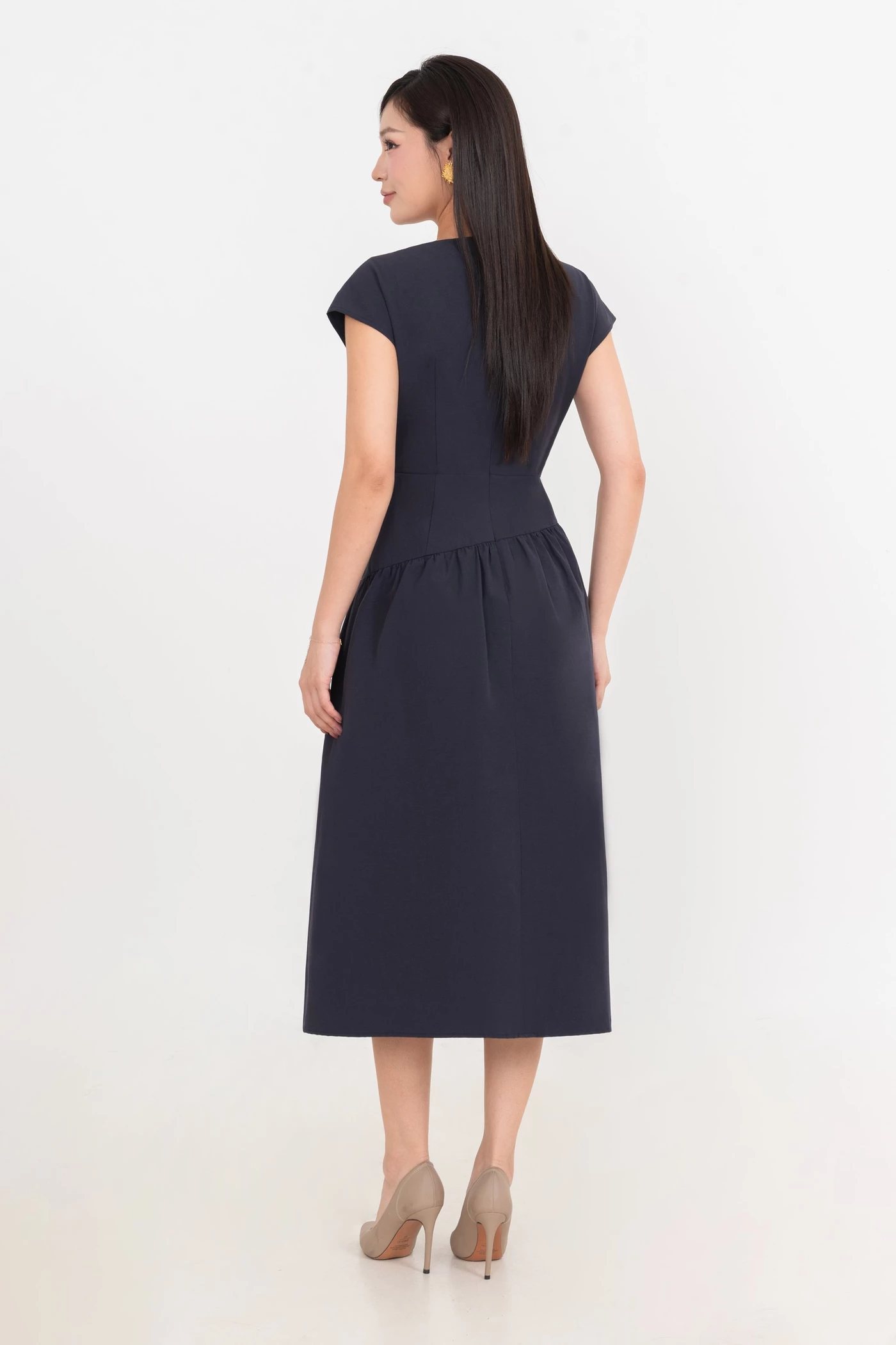 Đầm xòe tay hến Elysia