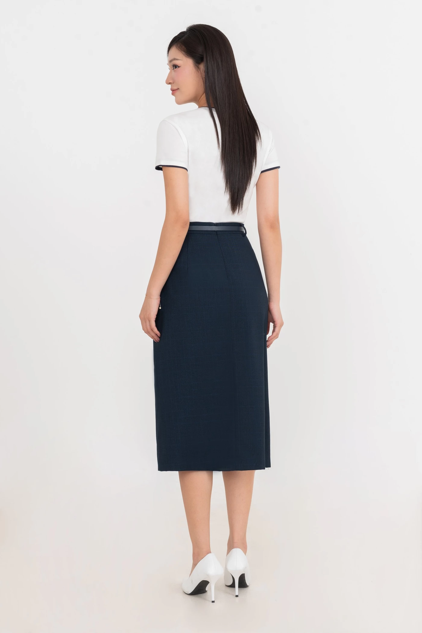 Chân váy bút chì Navy Essence