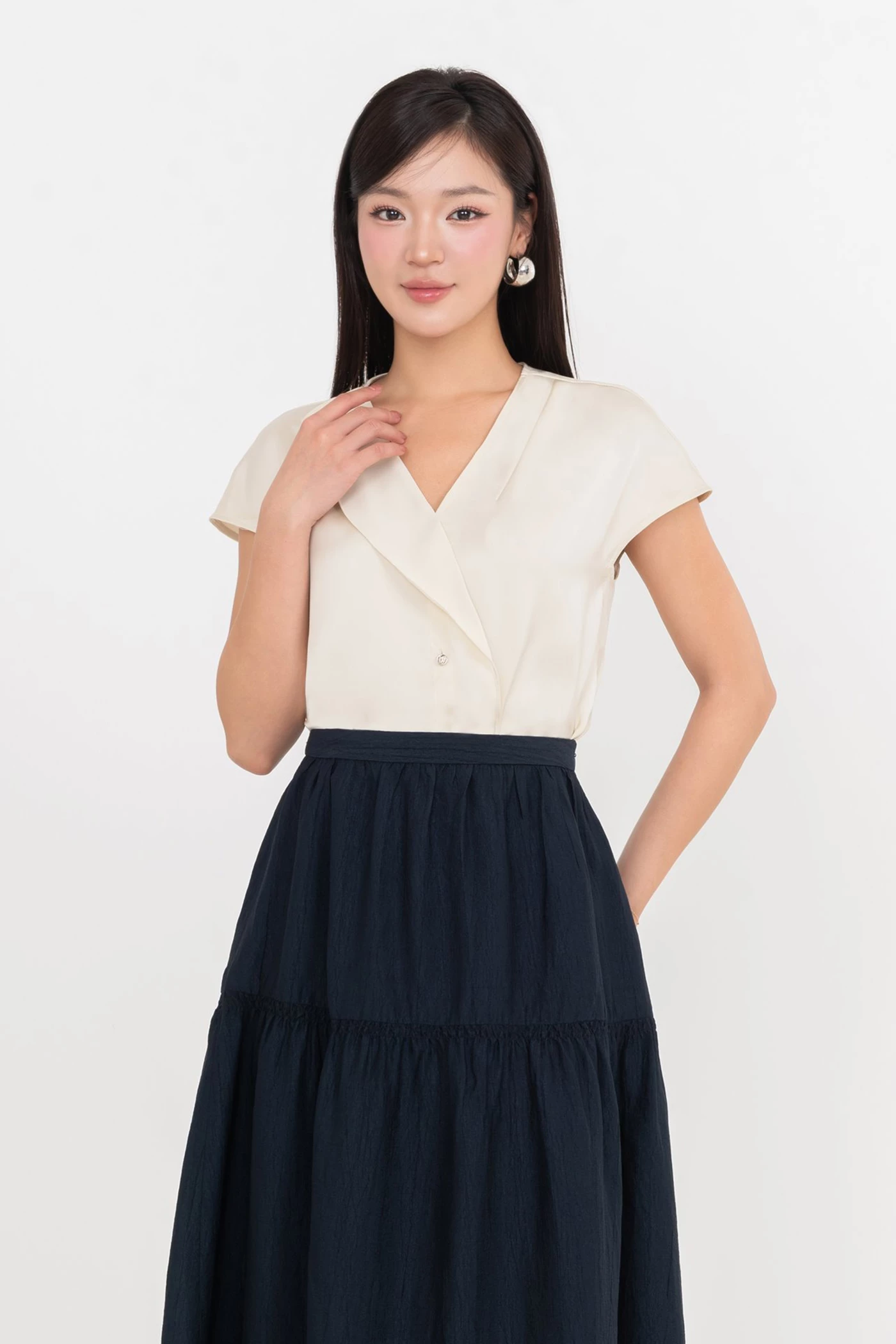 Áo sơ mi lụa cổ kiểu