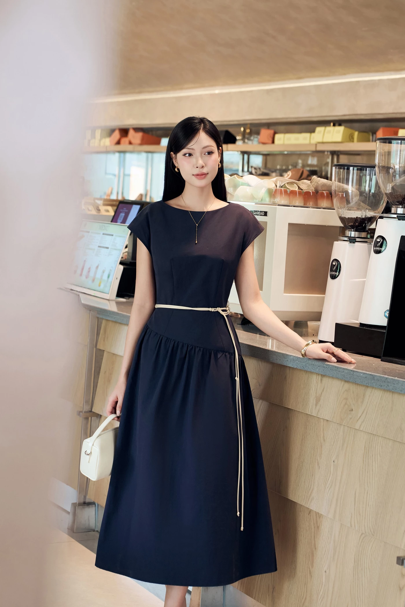 Đầm xòe tay hến Elysia