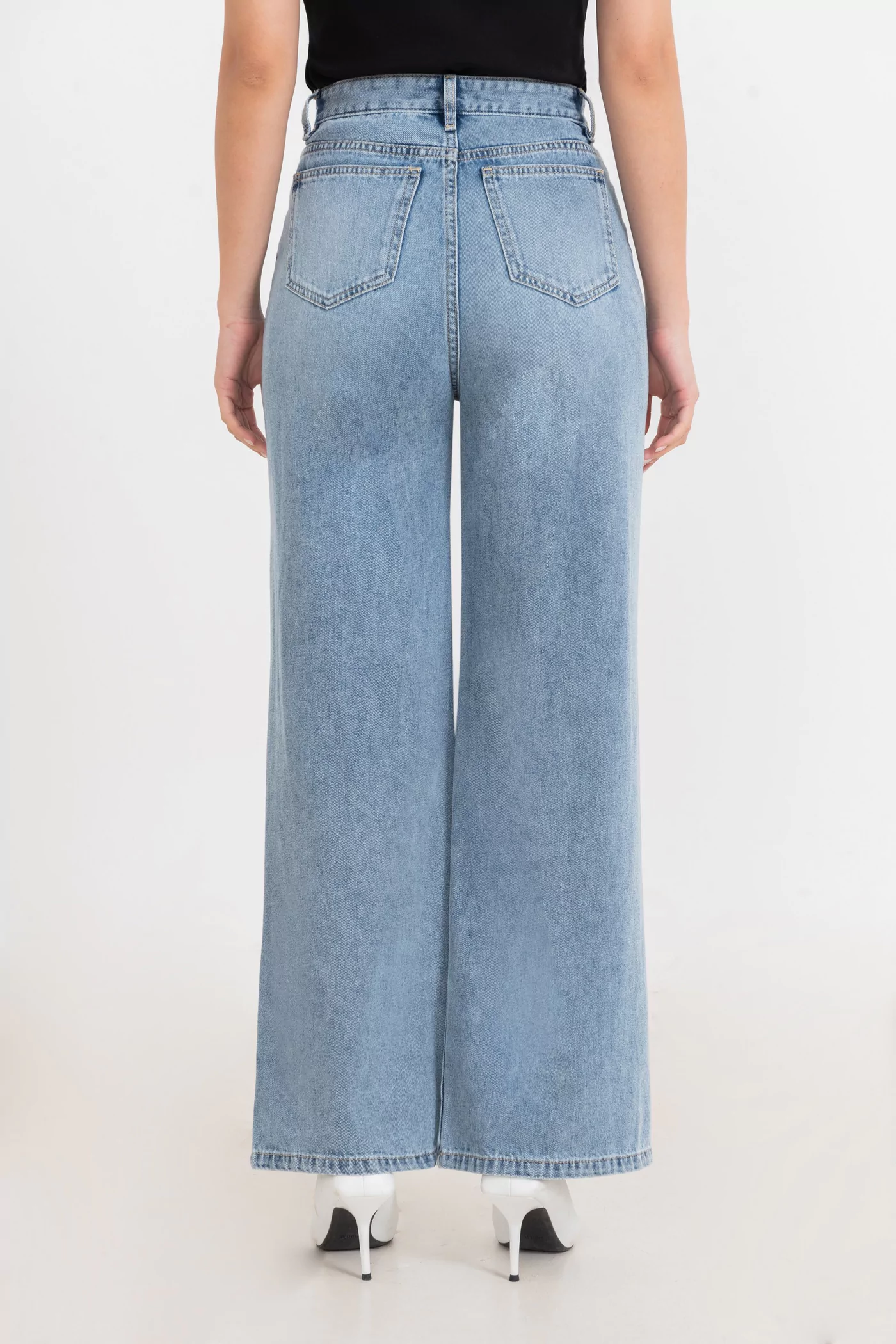 Quần Jeans suông xanh sáng