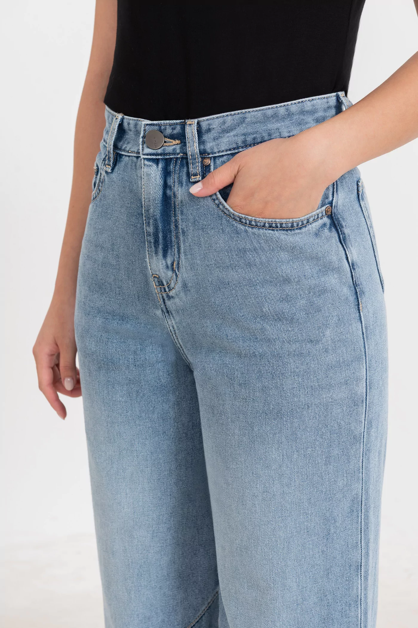 Quần Jeans suông xanh sáng