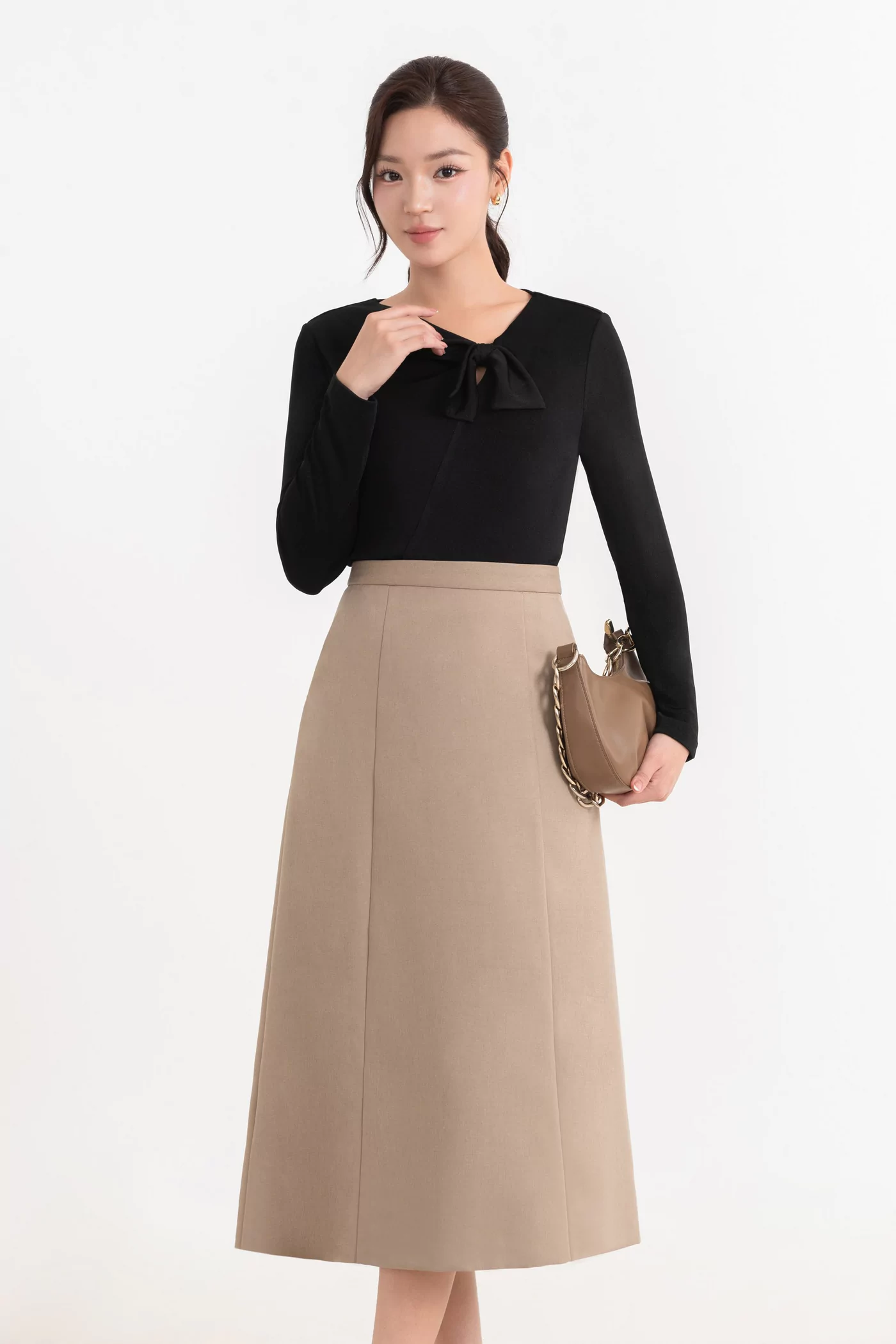 Áo thun ánh kim cách điệu