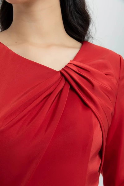 Đầm lụa cổ xếp nếp