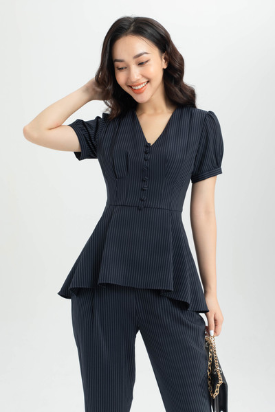 Áo peplum kẻ cổ V