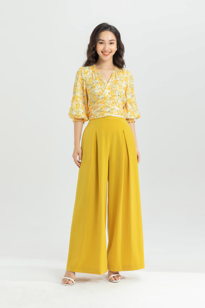 Áo croptop họa tiết cổ V