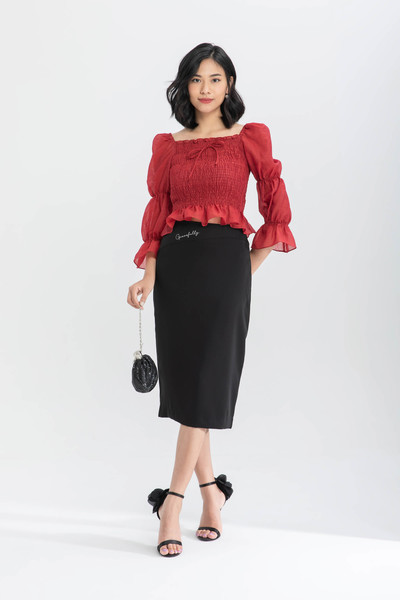 Chân váy lụa gracefully