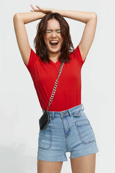 Áo thun trơn cổ V