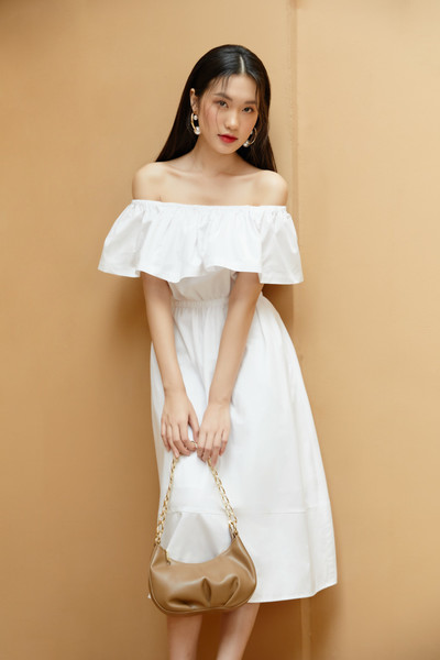 Đầm trễ vai