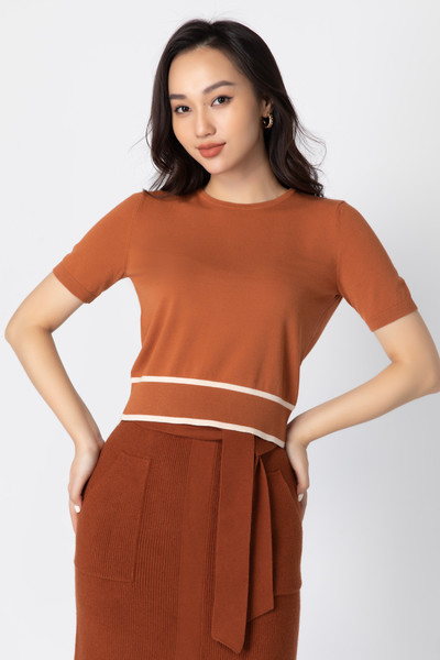 Áo len viền gấu
