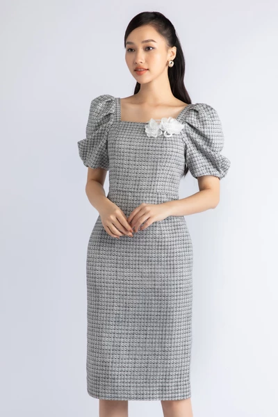 Đầm tweed ôm hoa nổi