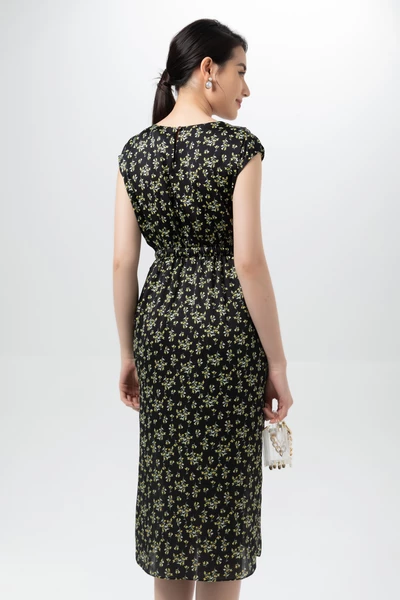 Đầm lụa nhấn eo