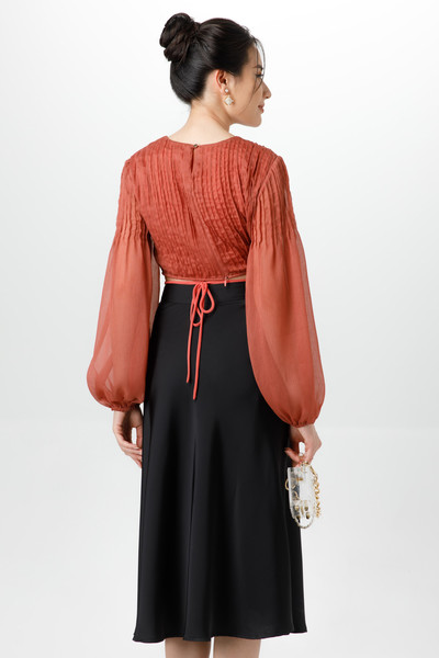 Áo croptop nhấn dây