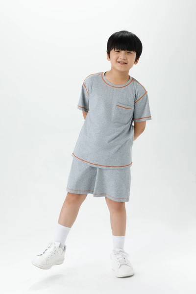 Áo thun viền cam