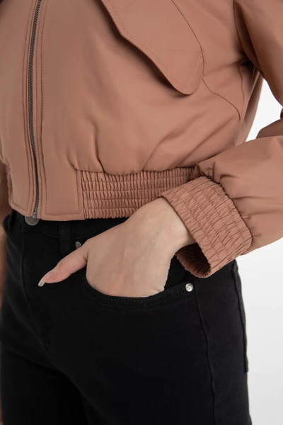 Áo bomber chần bông dáng croptop