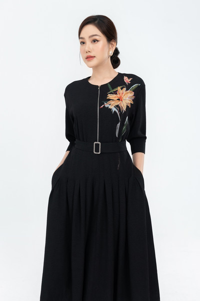 Lily Dress - Đầm xòe tay lỡ đính hoa
