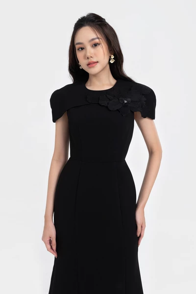 Almira Dress - Đầm đính hoa nổi tay cape