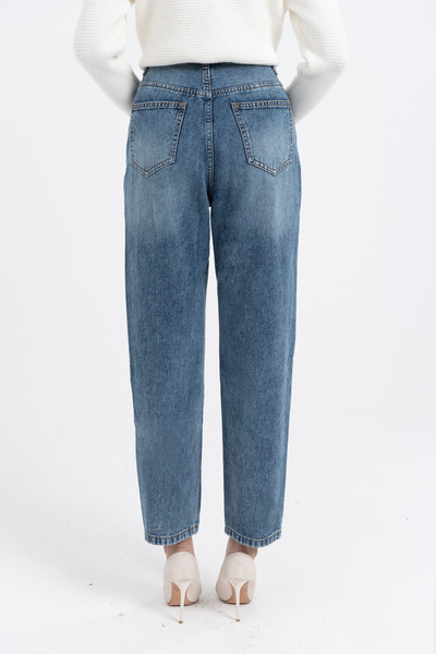 Quần jeans dáng baggy