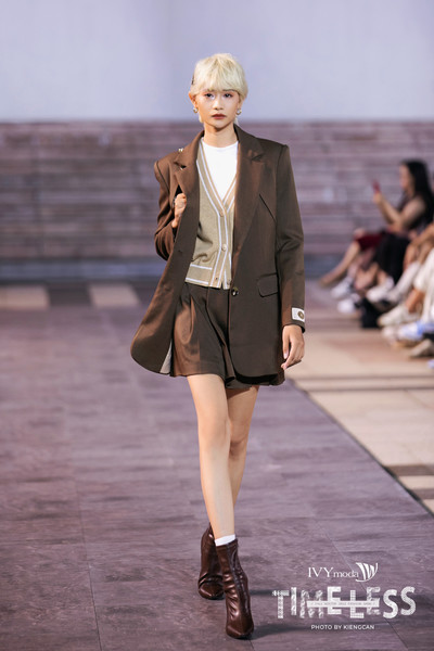 brownie oversize blazer - Áo blazer thêu chữ