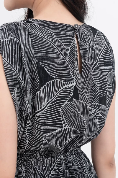 Đầm xòe thắt dây eo