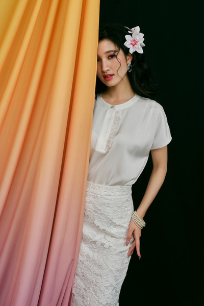 Áo lụa cổ tàu trụ