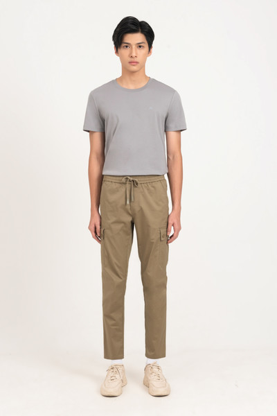 Áo trơn Slim fit thêu Logo