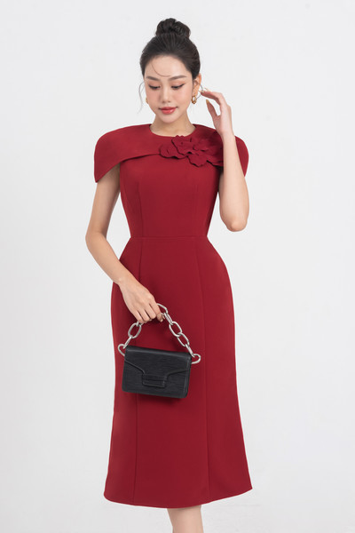 Almira Dress - Đầm đính hoa nổi tay cape