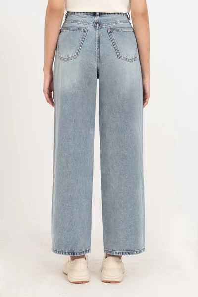 Quần Jeans suông xanh sáng