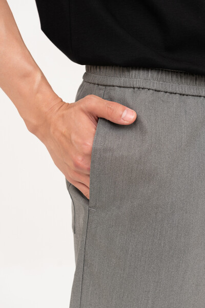 Quần shorts Regular ngang gối