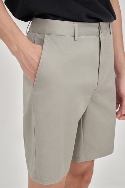 Quần shorts Khaki Slim fit