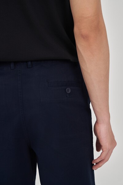 Quần shorts Khaki Slim fit