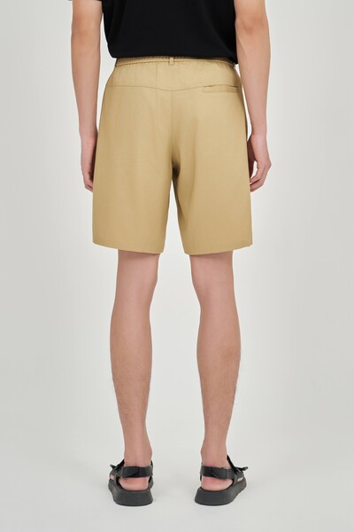 Quần shorts Khaki Regular túi hộp