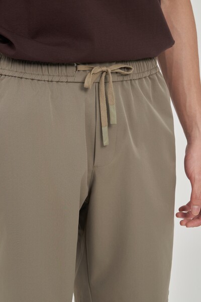 Quần short Regular Khaki oliu