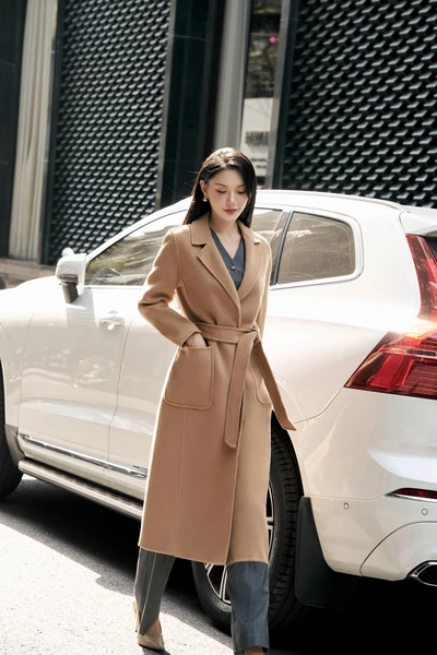 Long premium wool coat with belt