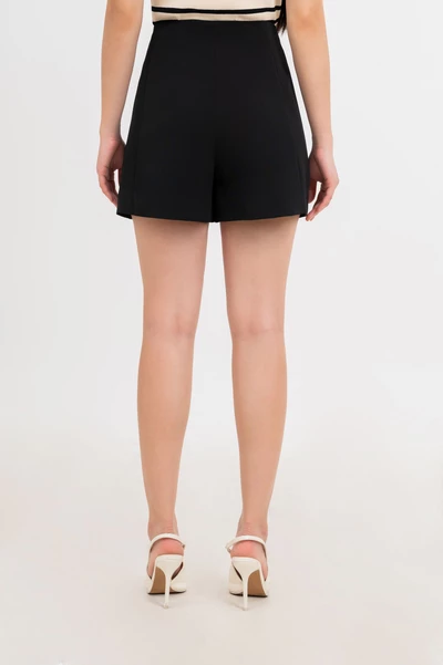 Casual Glow - Quần Shorts ống suông