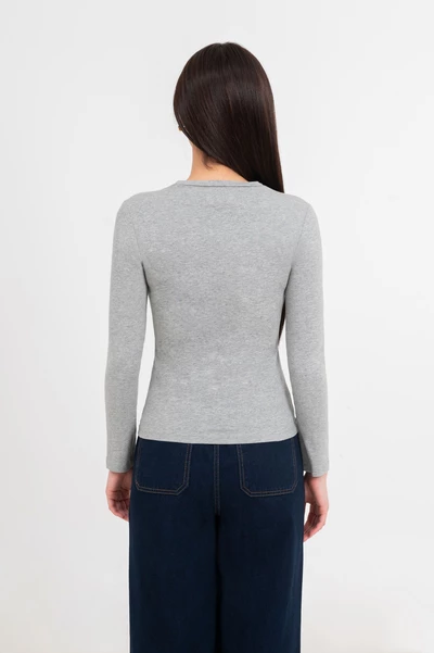 Áo thun basic cổ tim