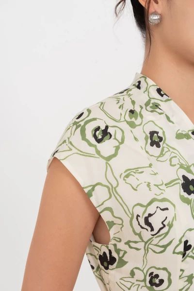 Floral Vein Dress - Đầm lụa hoa cổ V