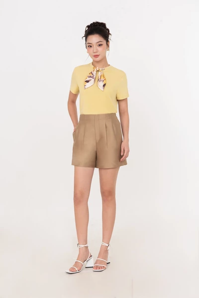 Blossom Scarf Tee – Áo thun phối khăn