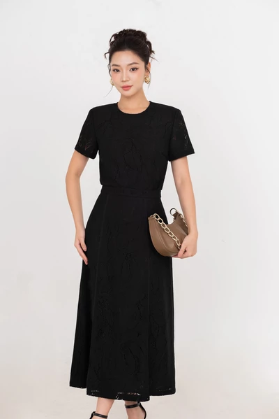 Lace Garden Top – Áo ren hoa tay ngắn
