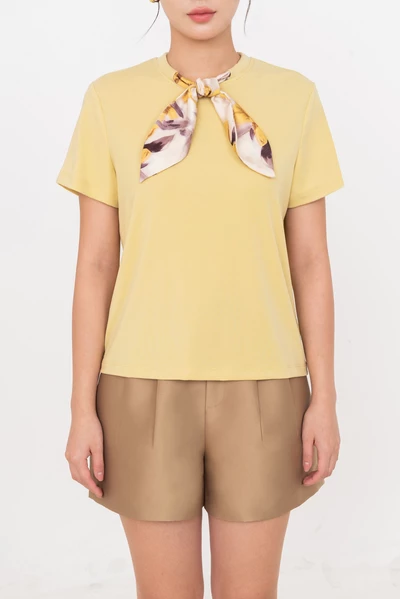Blossom Scarf Tee – Áo thun phối khăn