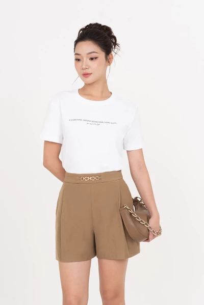 Quần sooc đai cạp đính phụ kiện