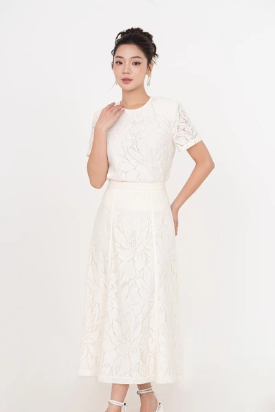 Lace Garden Top – Áo ren hoa tay ngắn