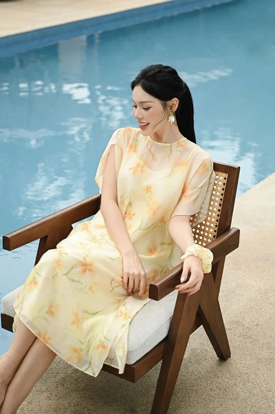 Sunbloom Dress – Đầm lụa họa tiết hoa pastel