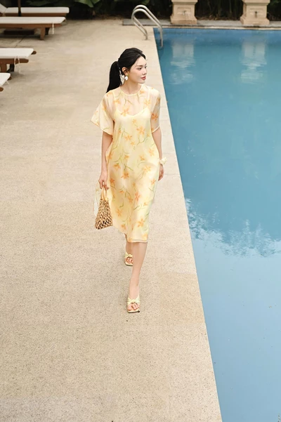Sunbloom Dress – Đầm lụa họa tiết hoa pastel
